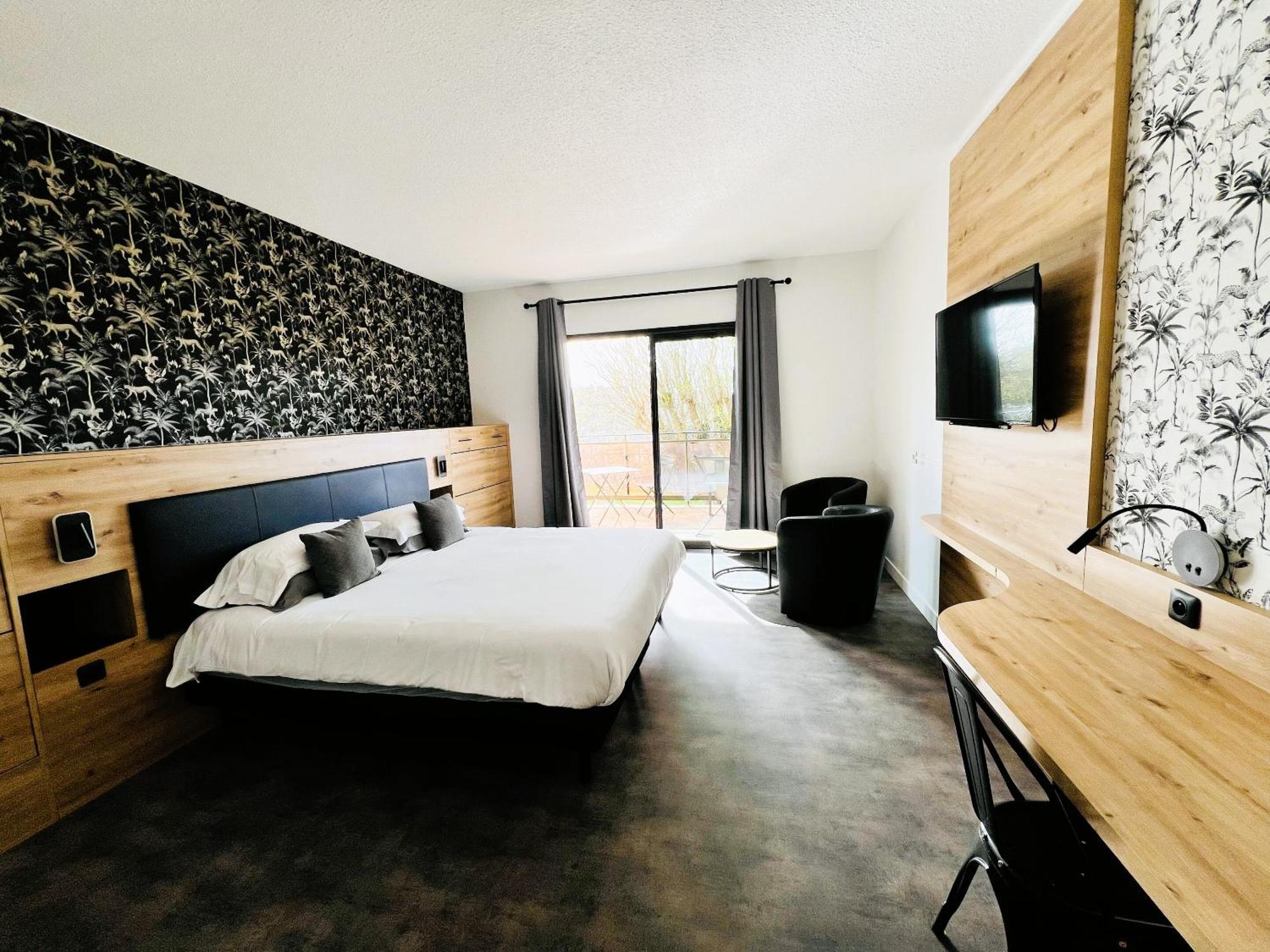 Deluxe Quadruple Room,1631554552:JPEG