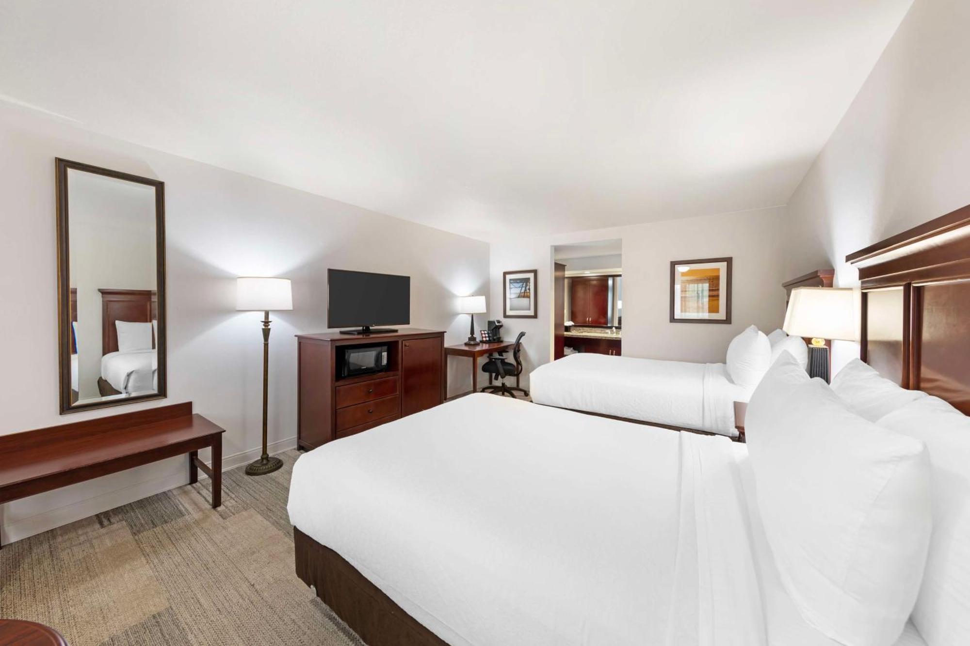 Queen Room with Two Queen Beds - Non-Smoking/Exterior Entrance