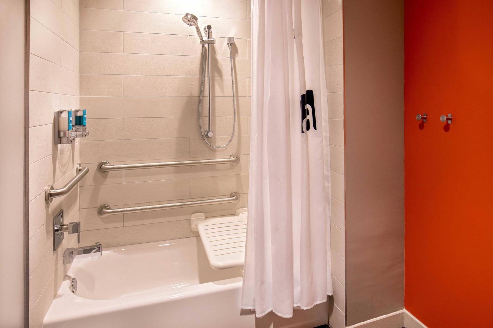 Aloft, Guest room, 1 King