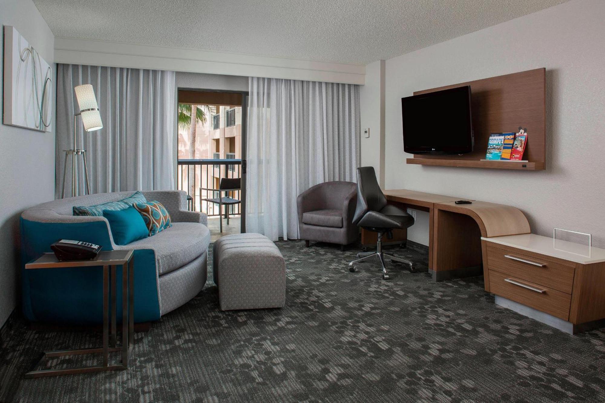 Newly Renovated 1 Bedroom Larger Suite 1 King Sofa bed,1709675099:JPEG
