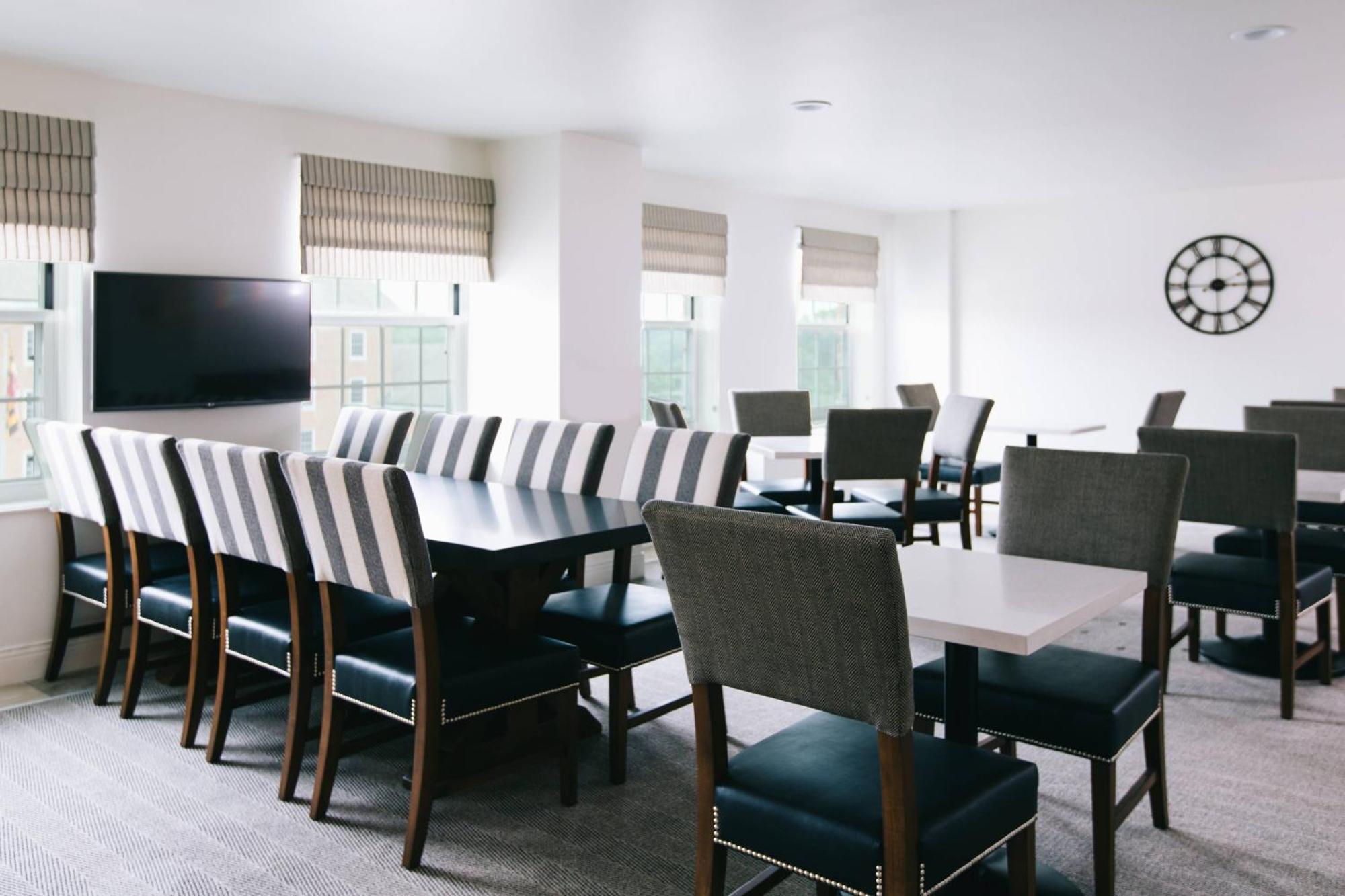 King or Queen Room Concierge Level
