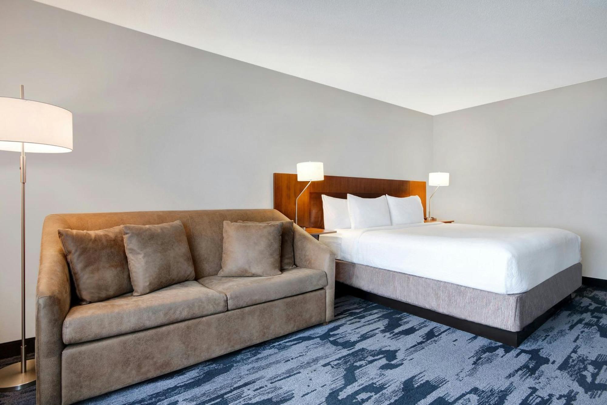King Room with Bathtub and Sofa Bed - Mobility Access/Hearing Accessible