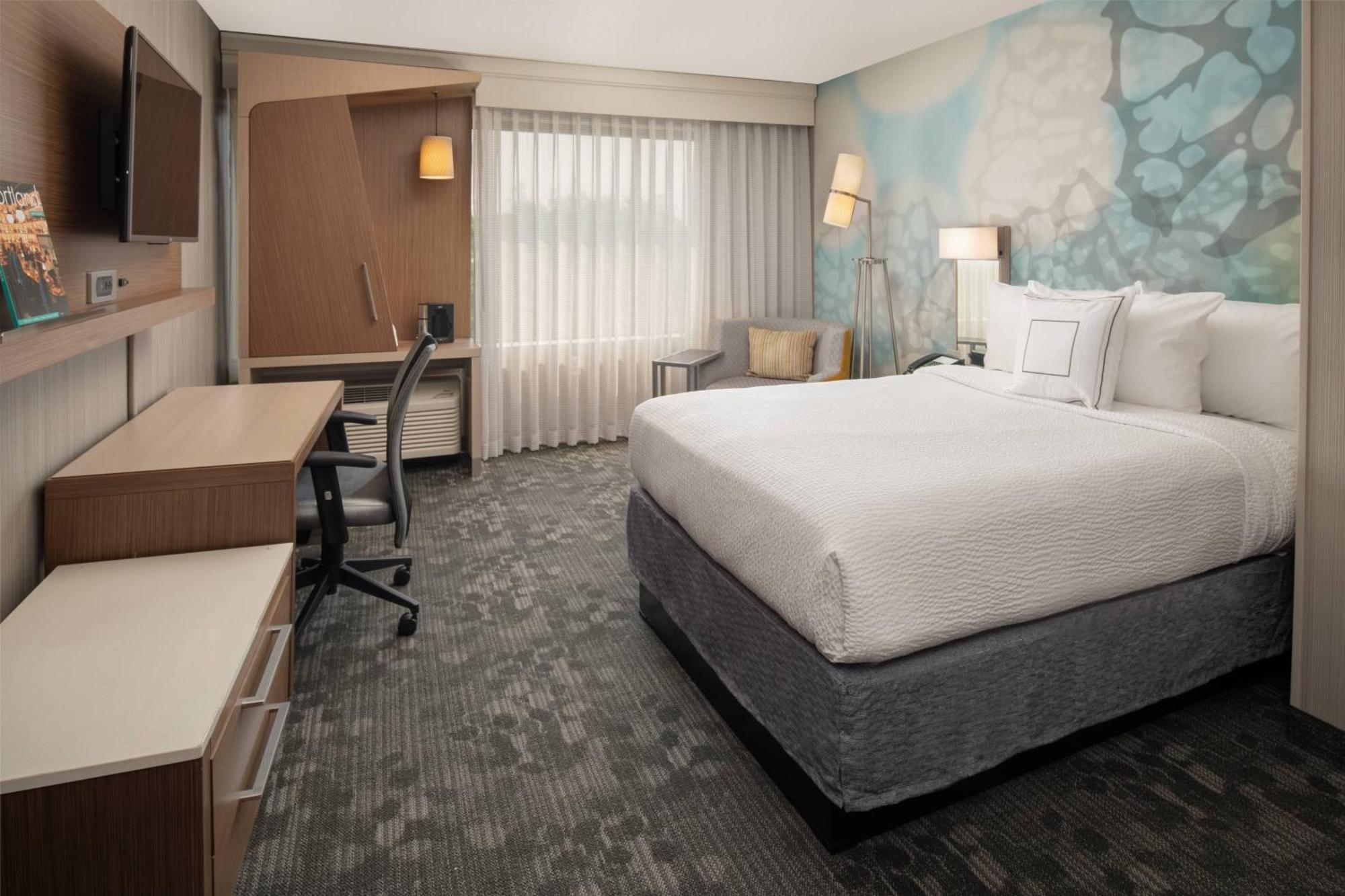 Double Room Roll Shower Mobility Access or Hearing Accessible