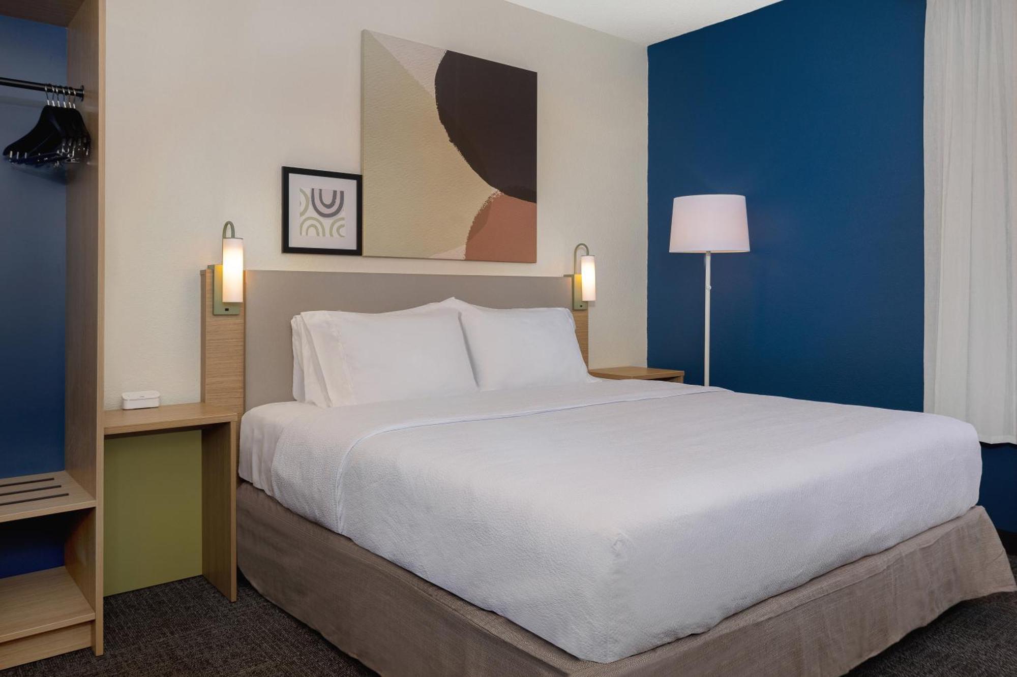 King Room with Mobility Accessible Tub