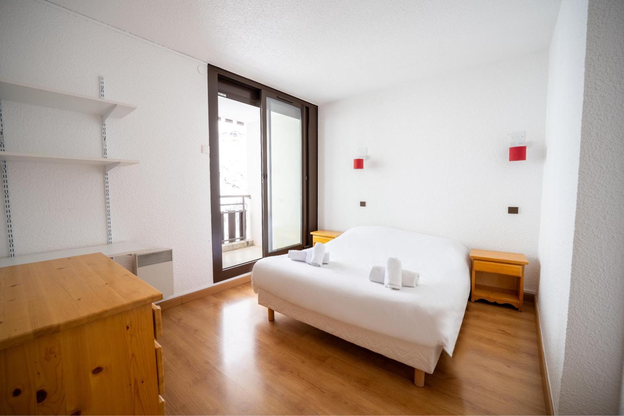 Three-Bedroom Apartment,1632254540:JPEG