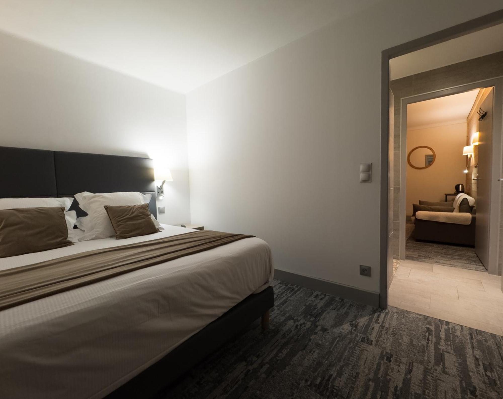 Standard Double Suite,1729997617:JPEG