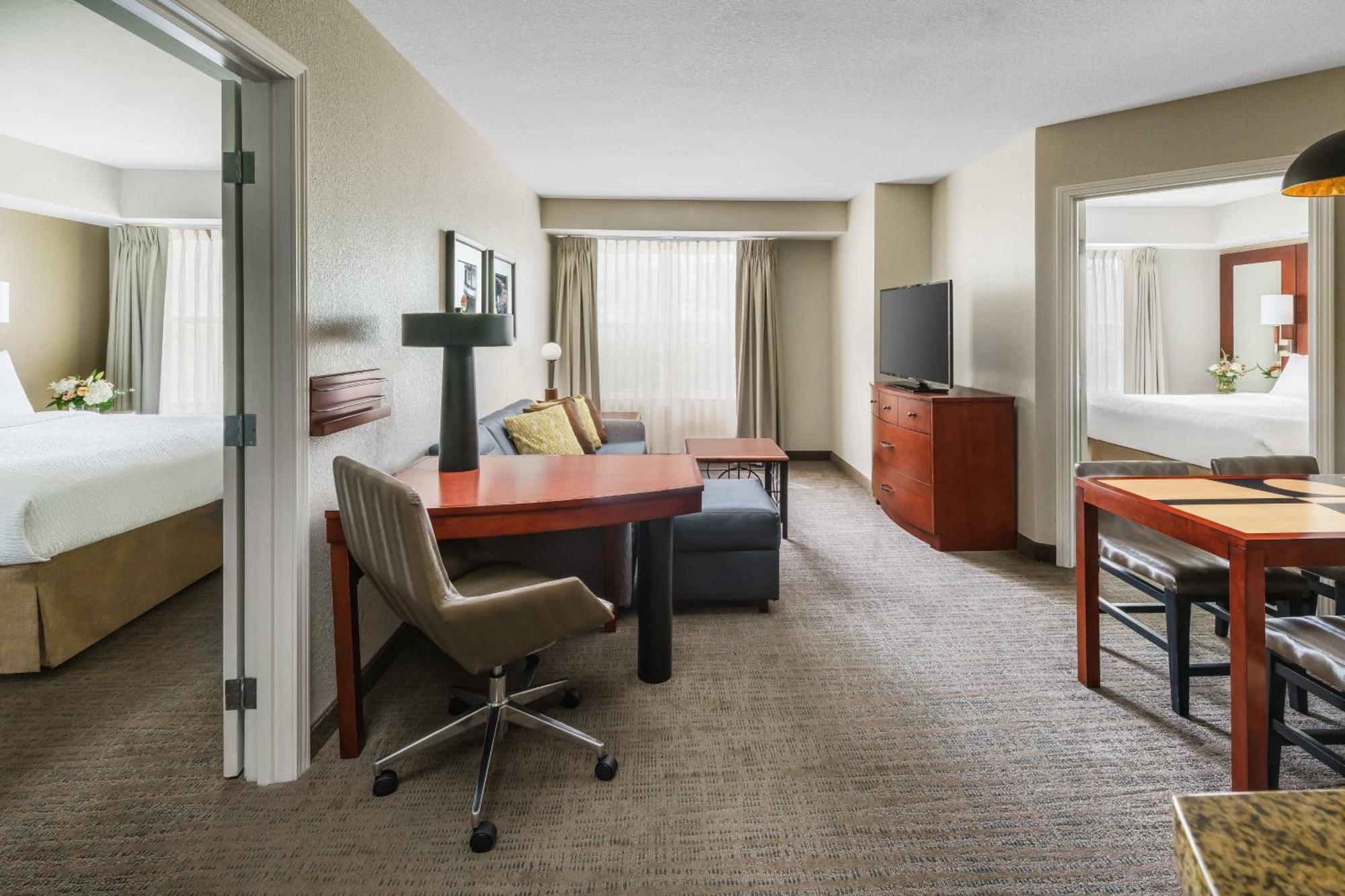 Two-Bedroom Suite,1633002365:JPEG