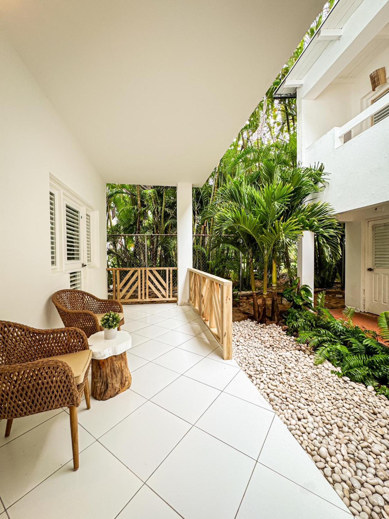 Queen Room with Garden View