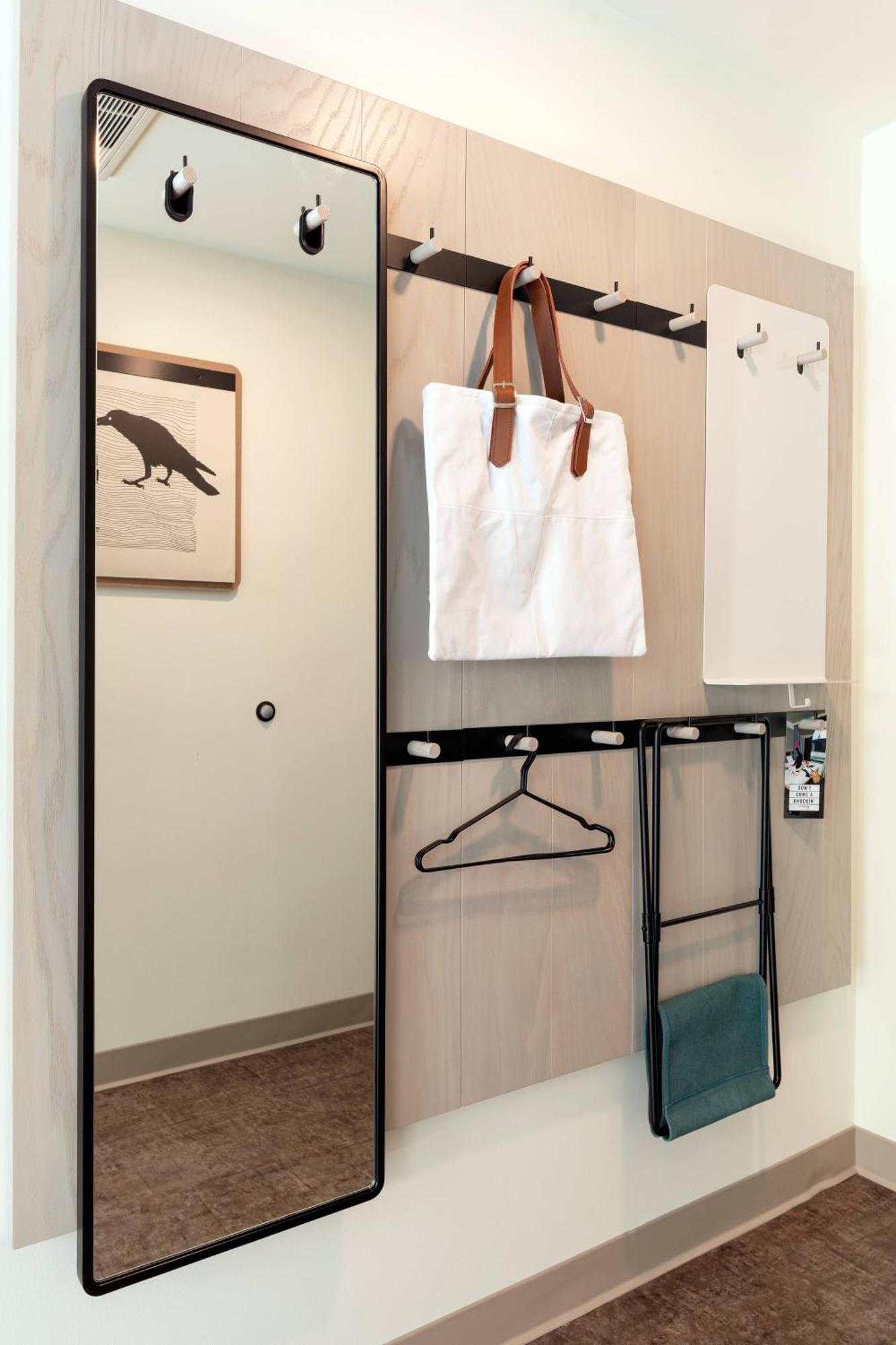 Room with One Set of Bunk Beds