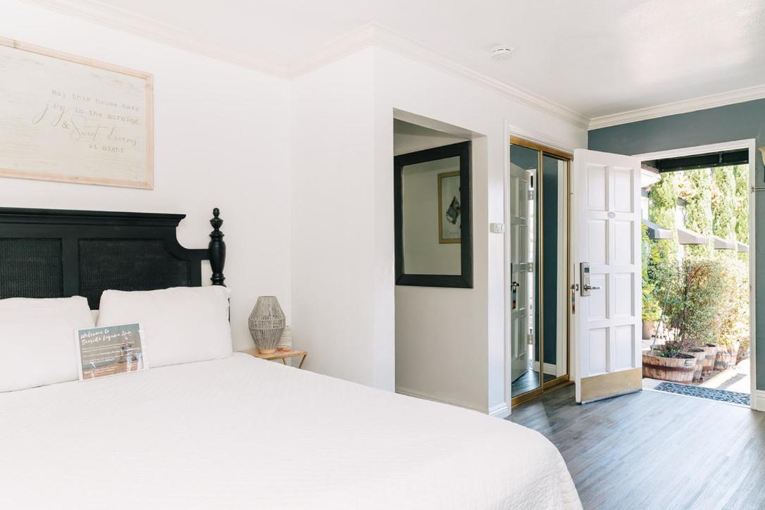 Standard King Room,1743954838:JPEG