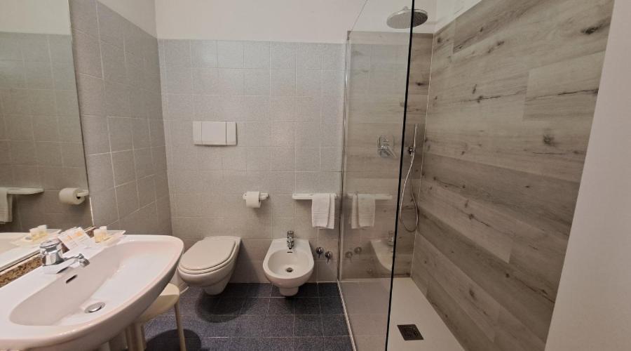 Camera Matrimoniale/Doppia con Letti Singoli