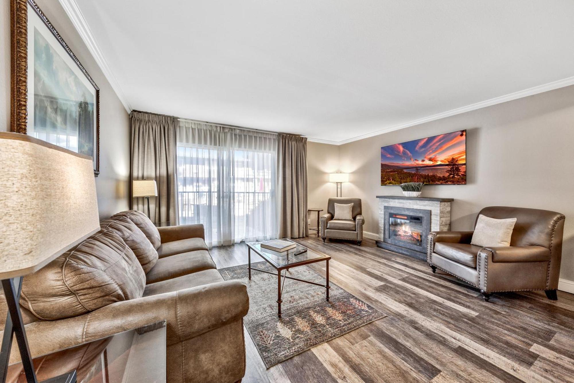 2 Bedroom Suite Pool Side