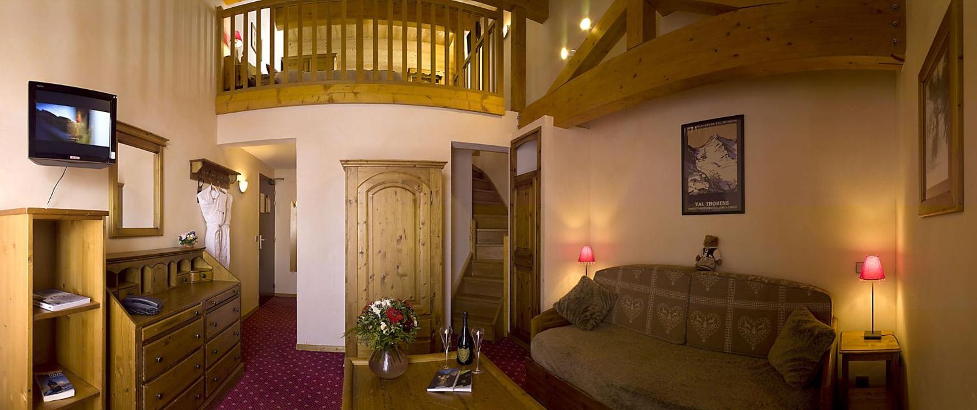 Junior Suite,1693279009:JPEG