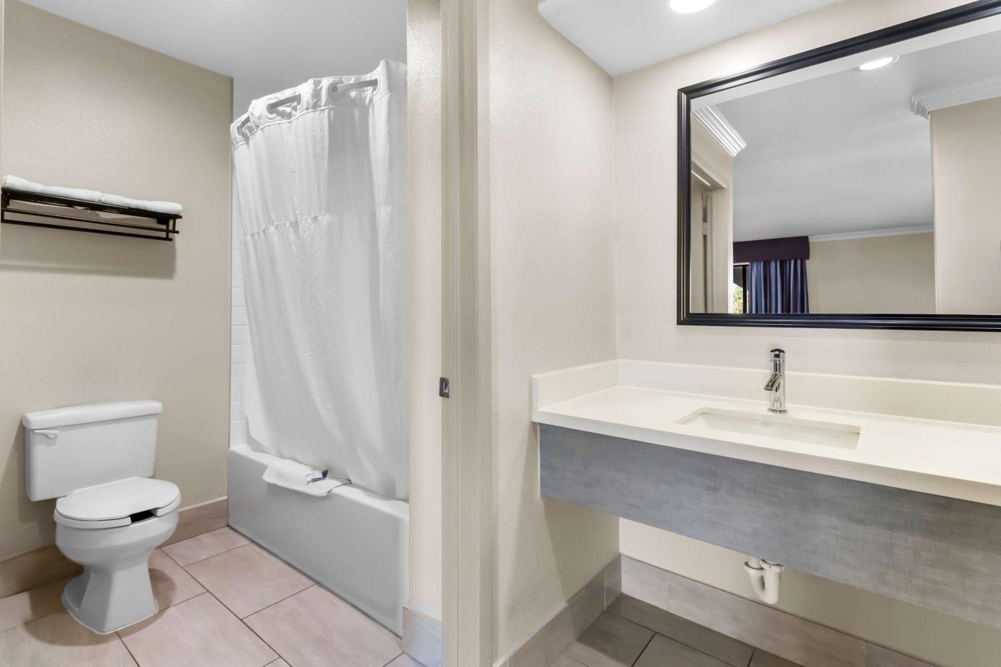 King Bed Jetted Tub Suite Smoking
