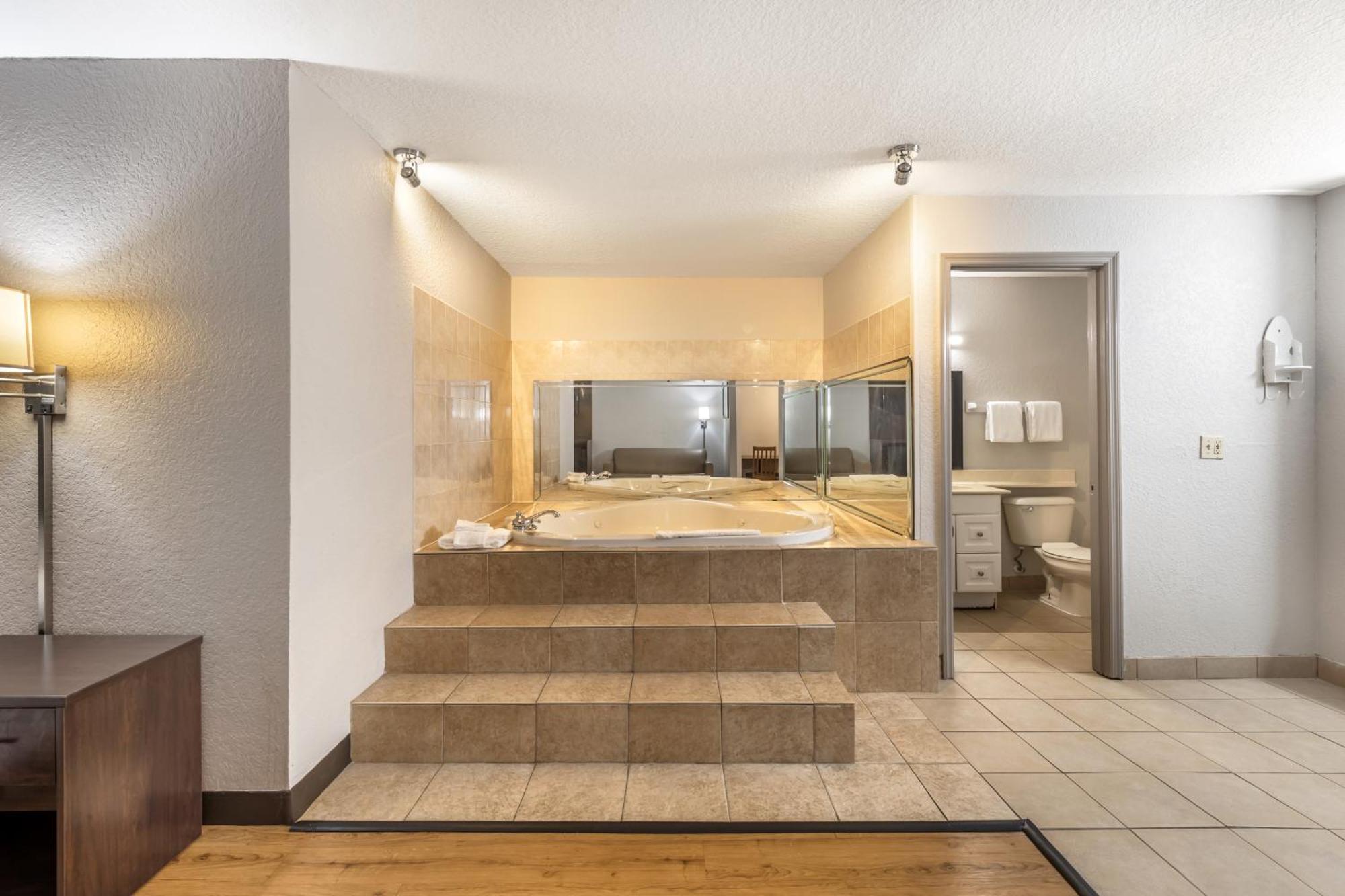 Suite King Spa Bath Smoking