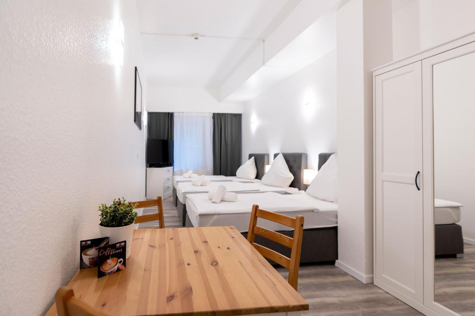 Dreibettzimmer mit eigenem Bad