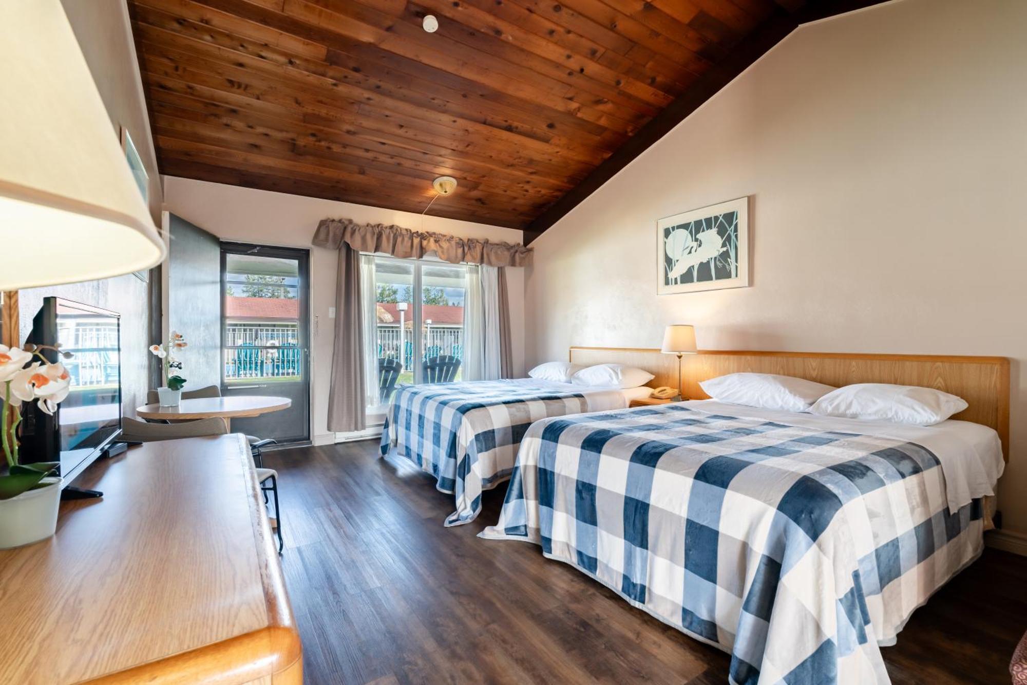 Classic Room Two Queen Beds Wood Floor