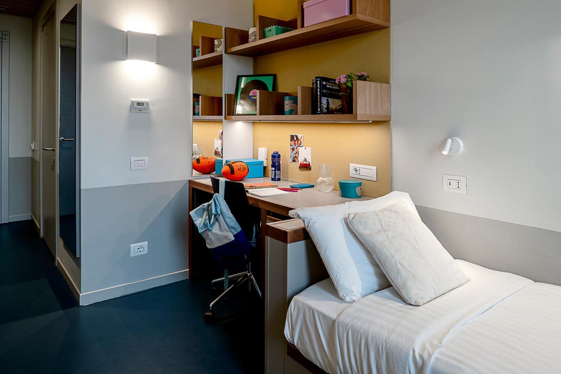 Twin Room,1643844355:JPEG