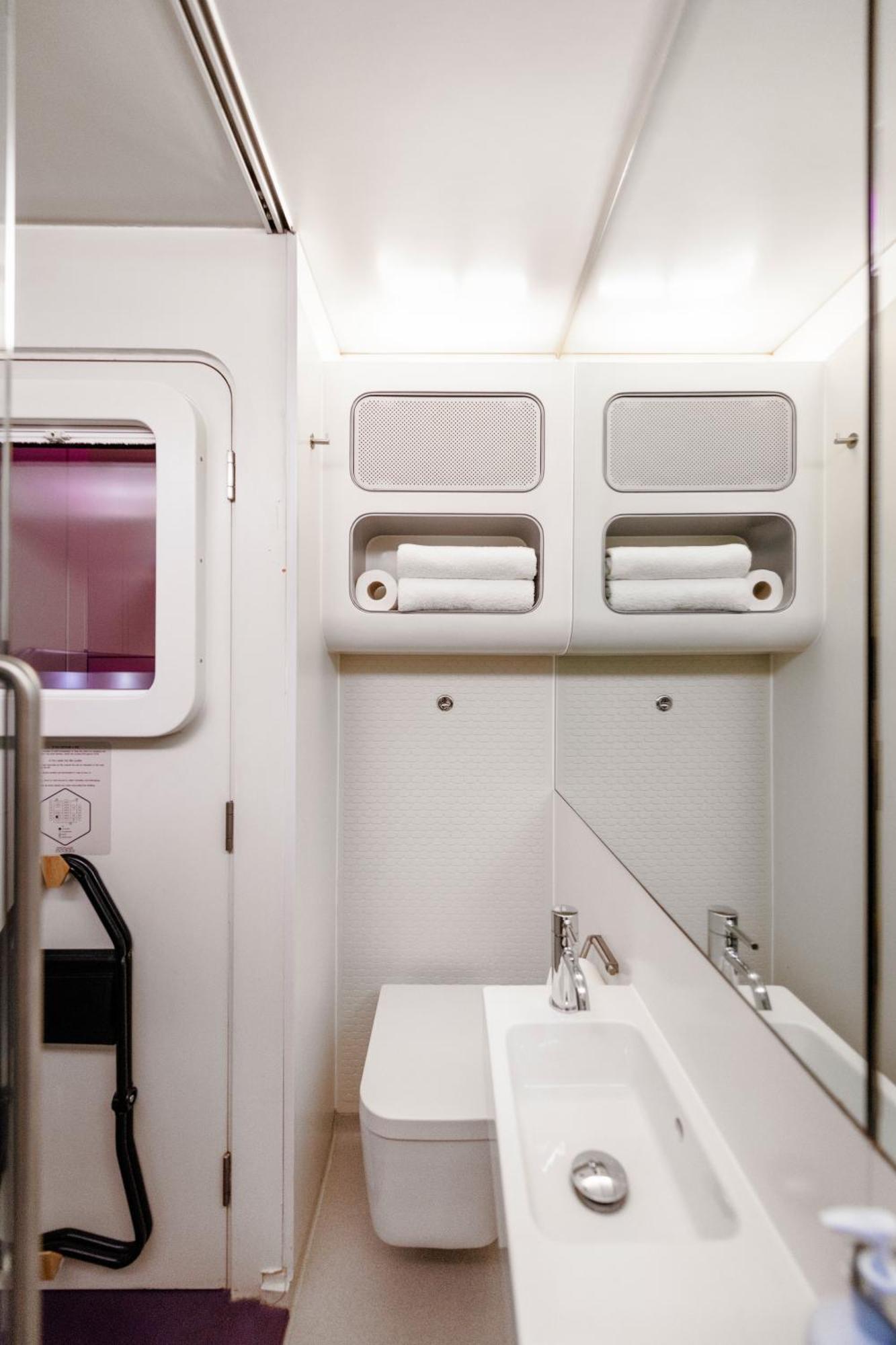 Standard Single Cabin