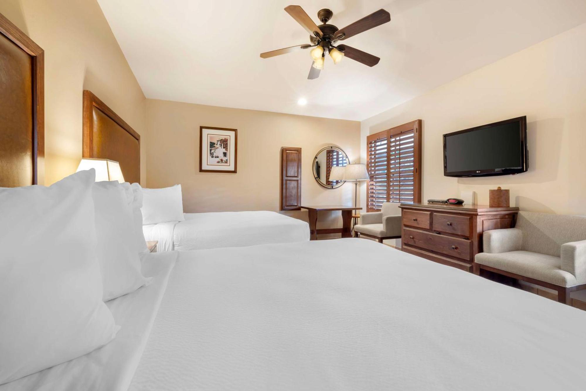 Queen Room Two Queen Beds Roll Shower Disability Access or Non-Smoking,1645652038:JPEG