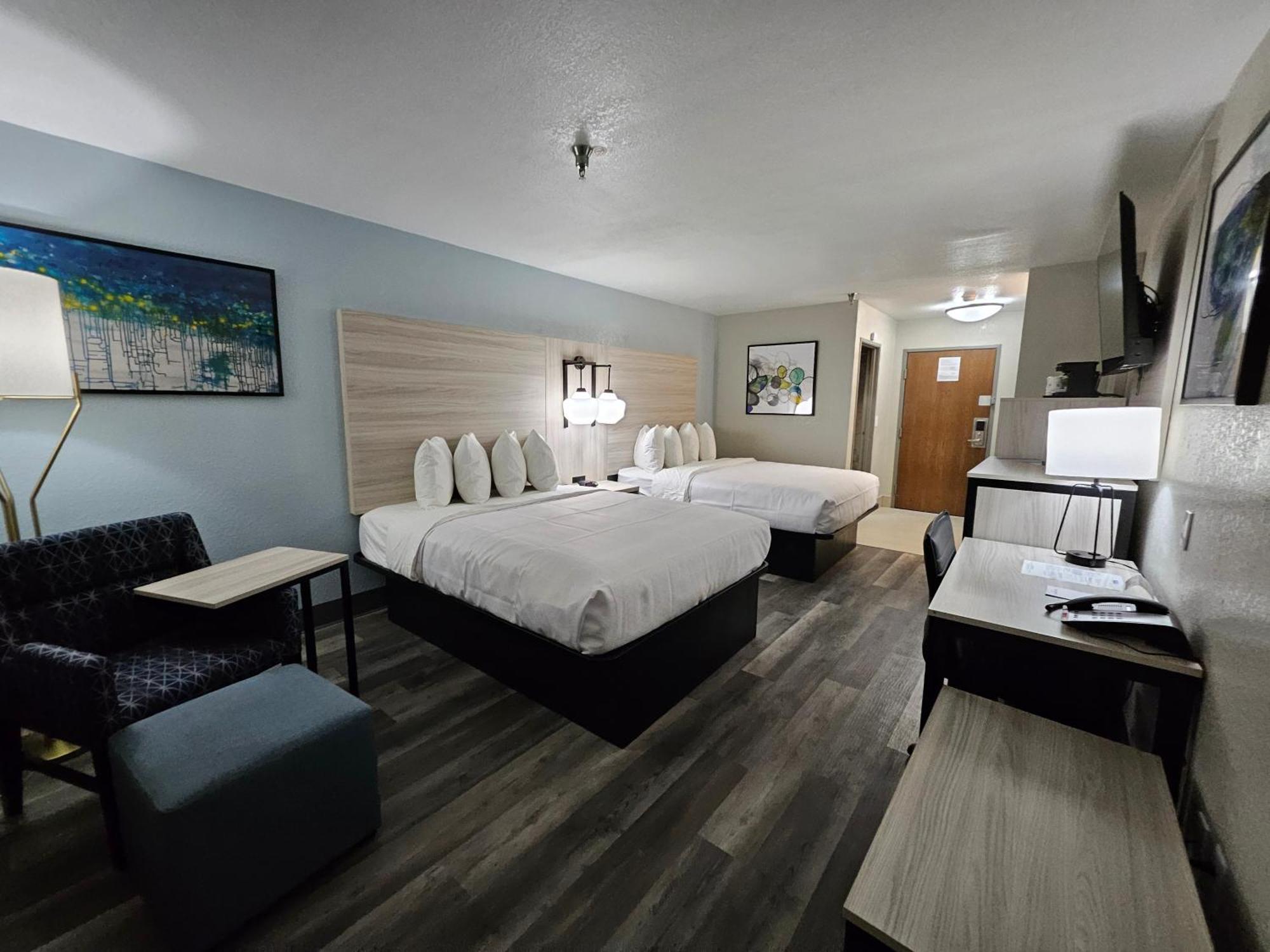 Queen Room Two Queen Beds Non-Smoking