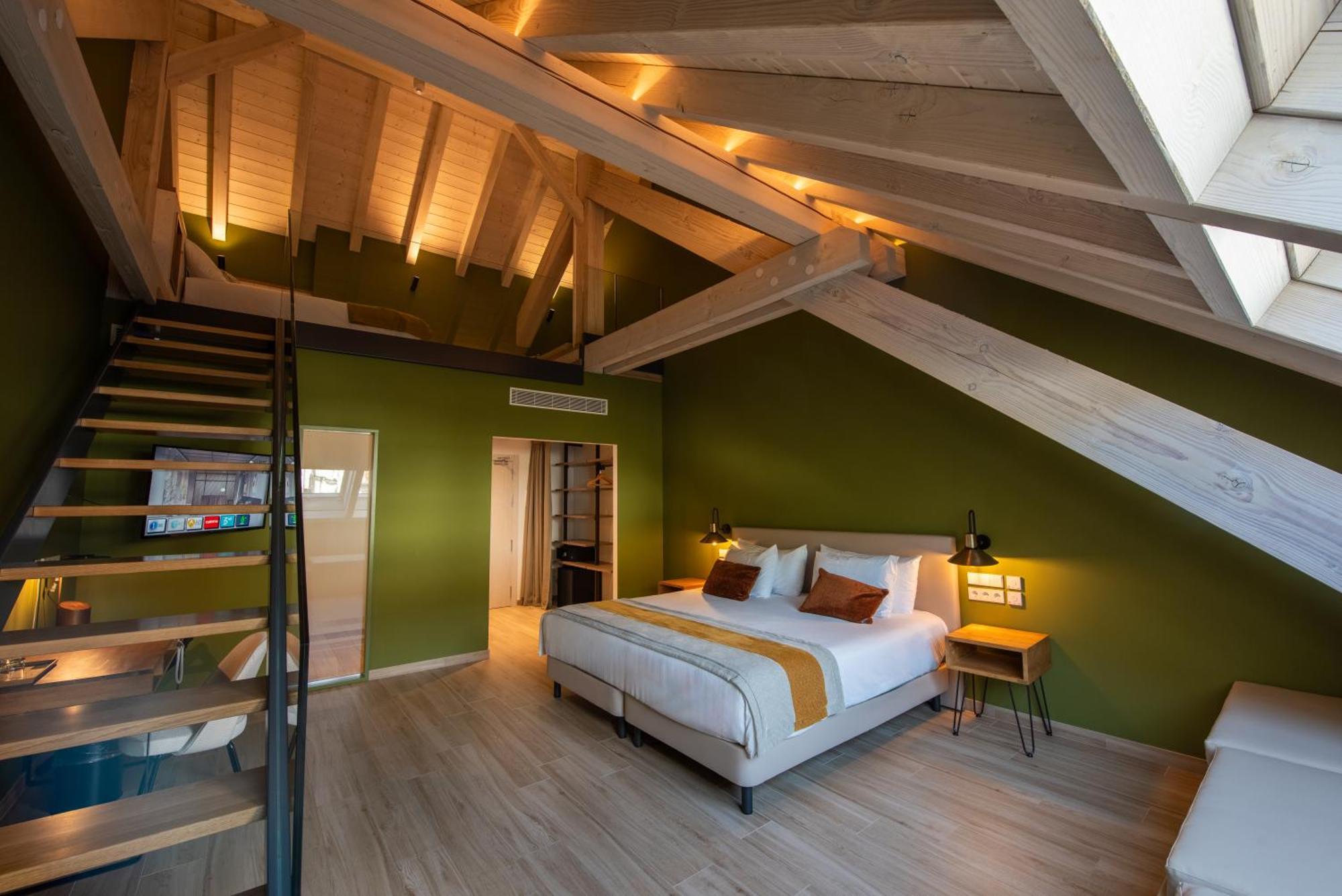 Deluxe Triple Room,1645751796:JPEG
