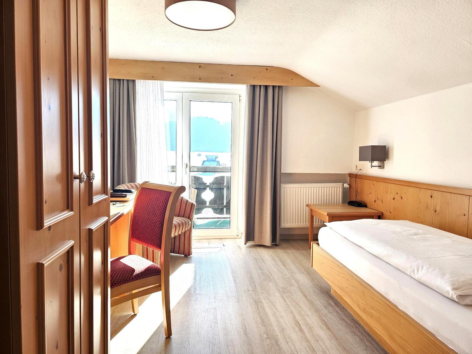 Single Room Mountain View
