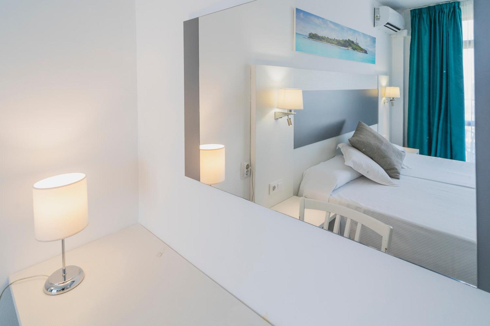 Chambre Simple Supérieure - Vue sur Mer