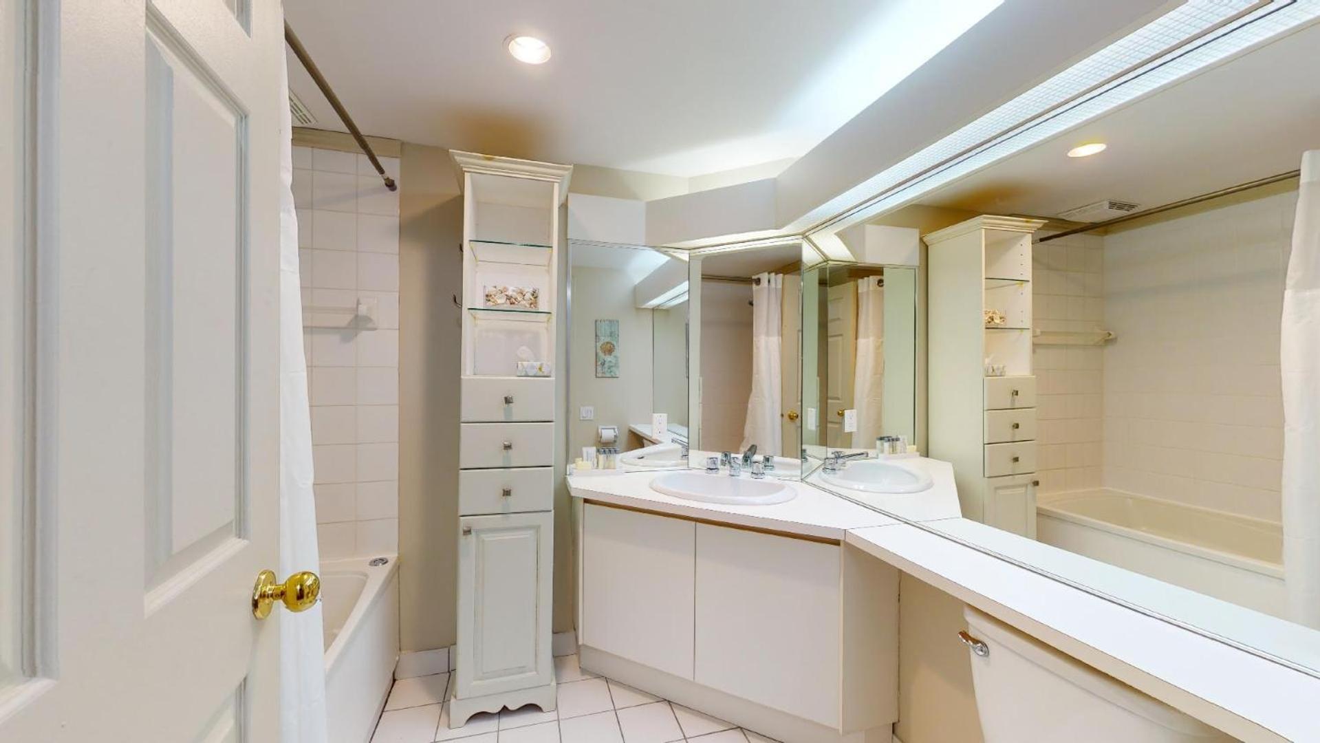 One-Bedroom Apartment with Mezzanine - Main Building