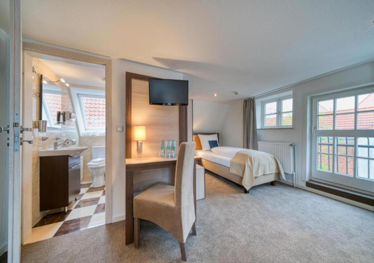 Economy Triple Room