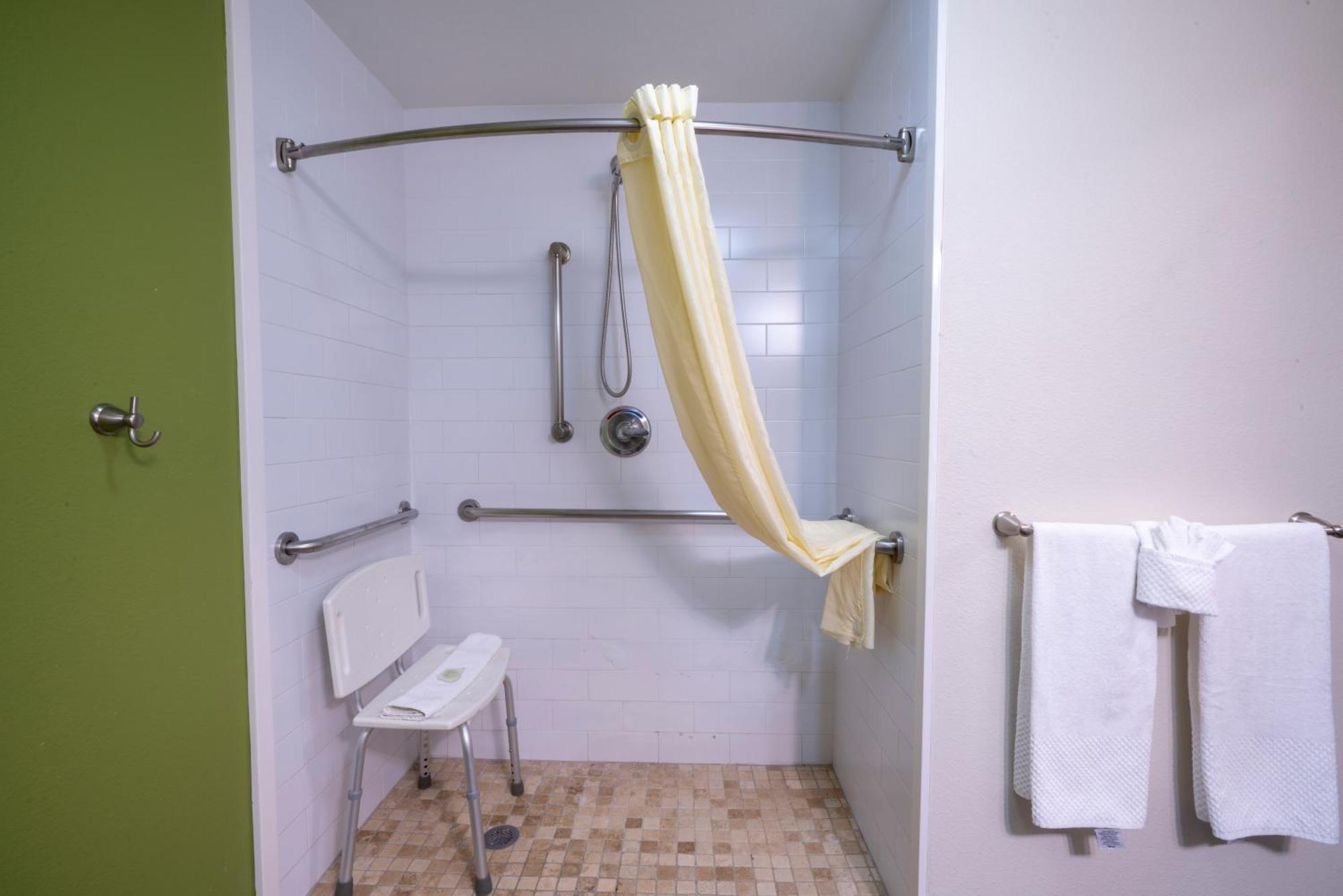 Double Room with Two Double Beds - Accessible/Non-Smoking