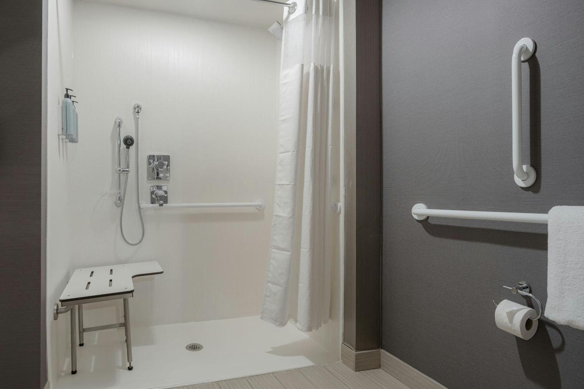 King Room Roll Shower Mobility Accessible,1772966931:JPEG