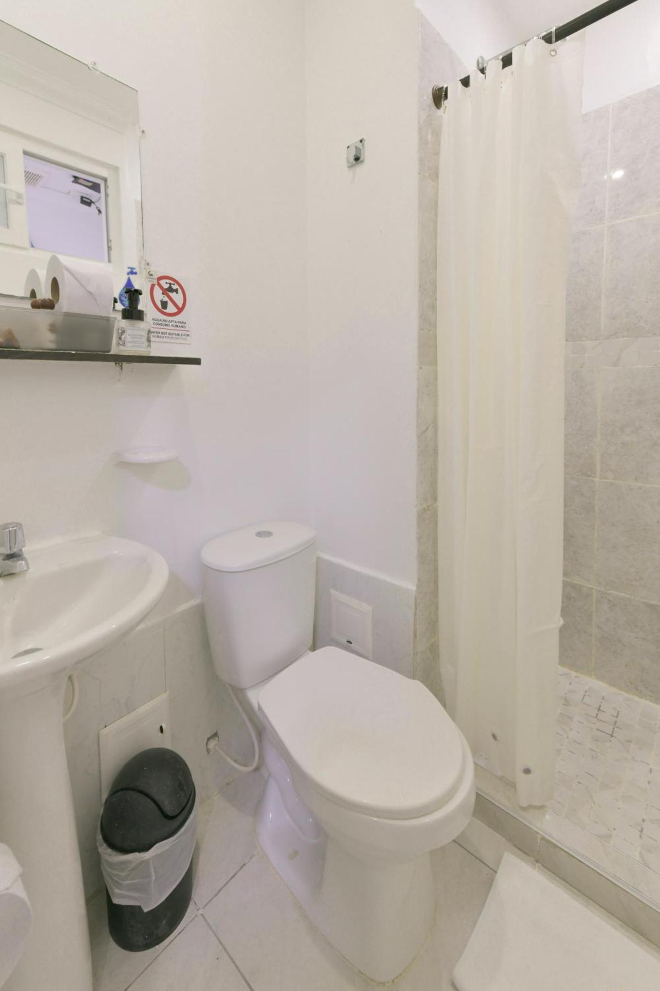 Comfort Triple Room Shower