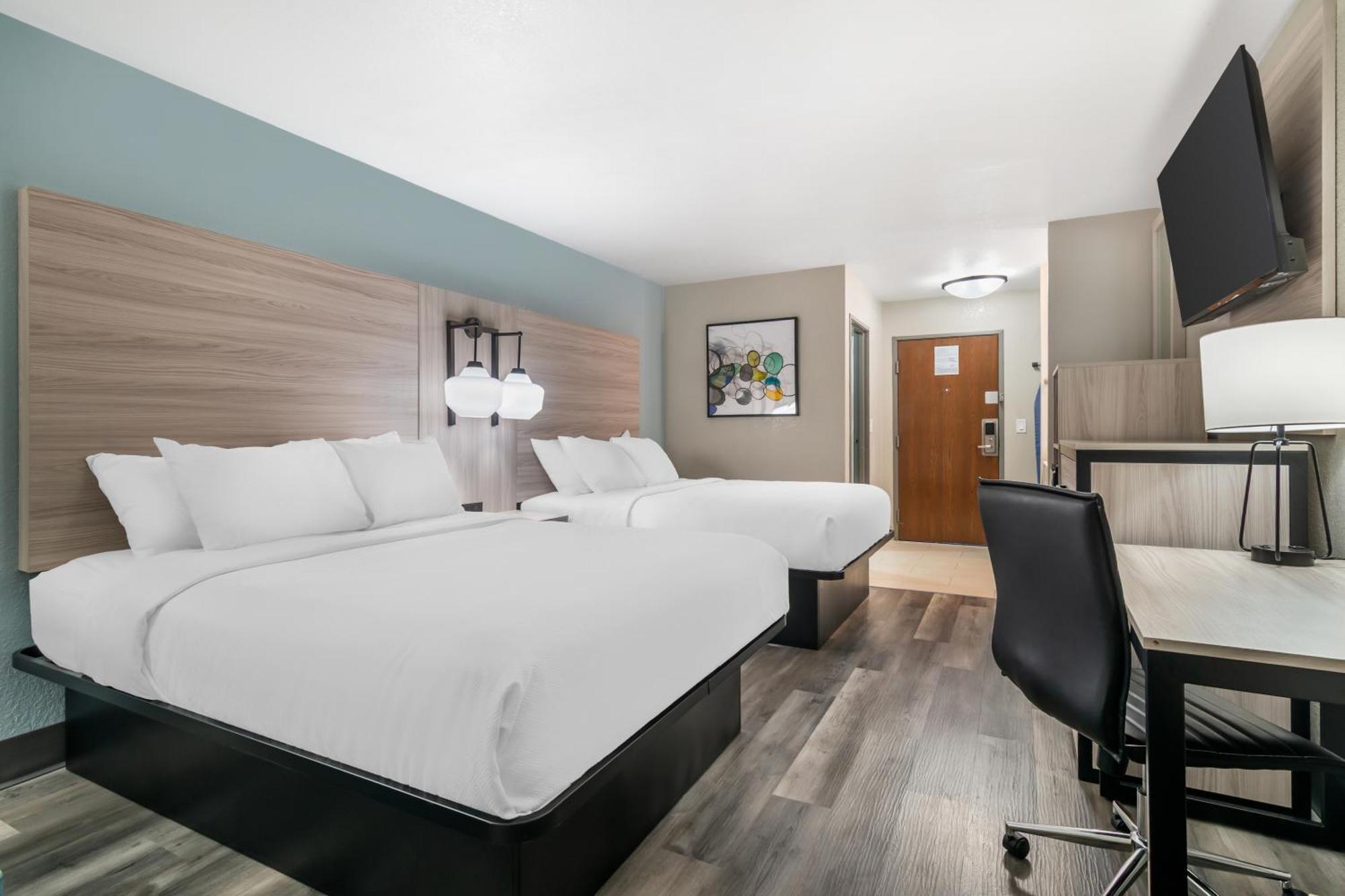 Queen Room Two Queen Beds Non-Smoking