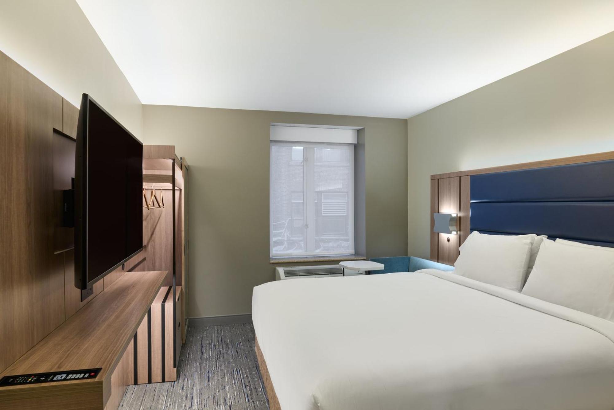 Standard King Room