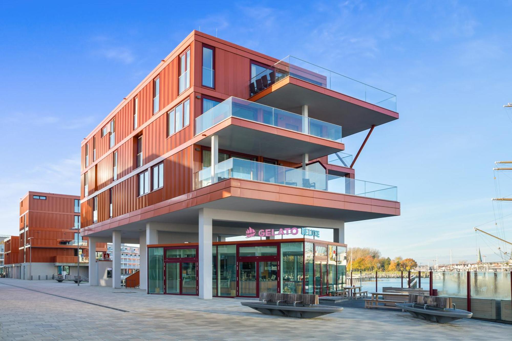 Luxury Two-Bedroom Apartment with Sea View (6 Adults)