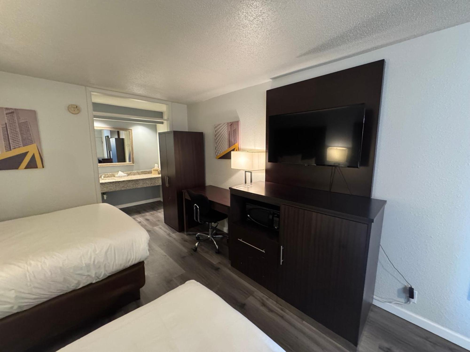 Double Room with Two Double Beds - Non-Smoking
