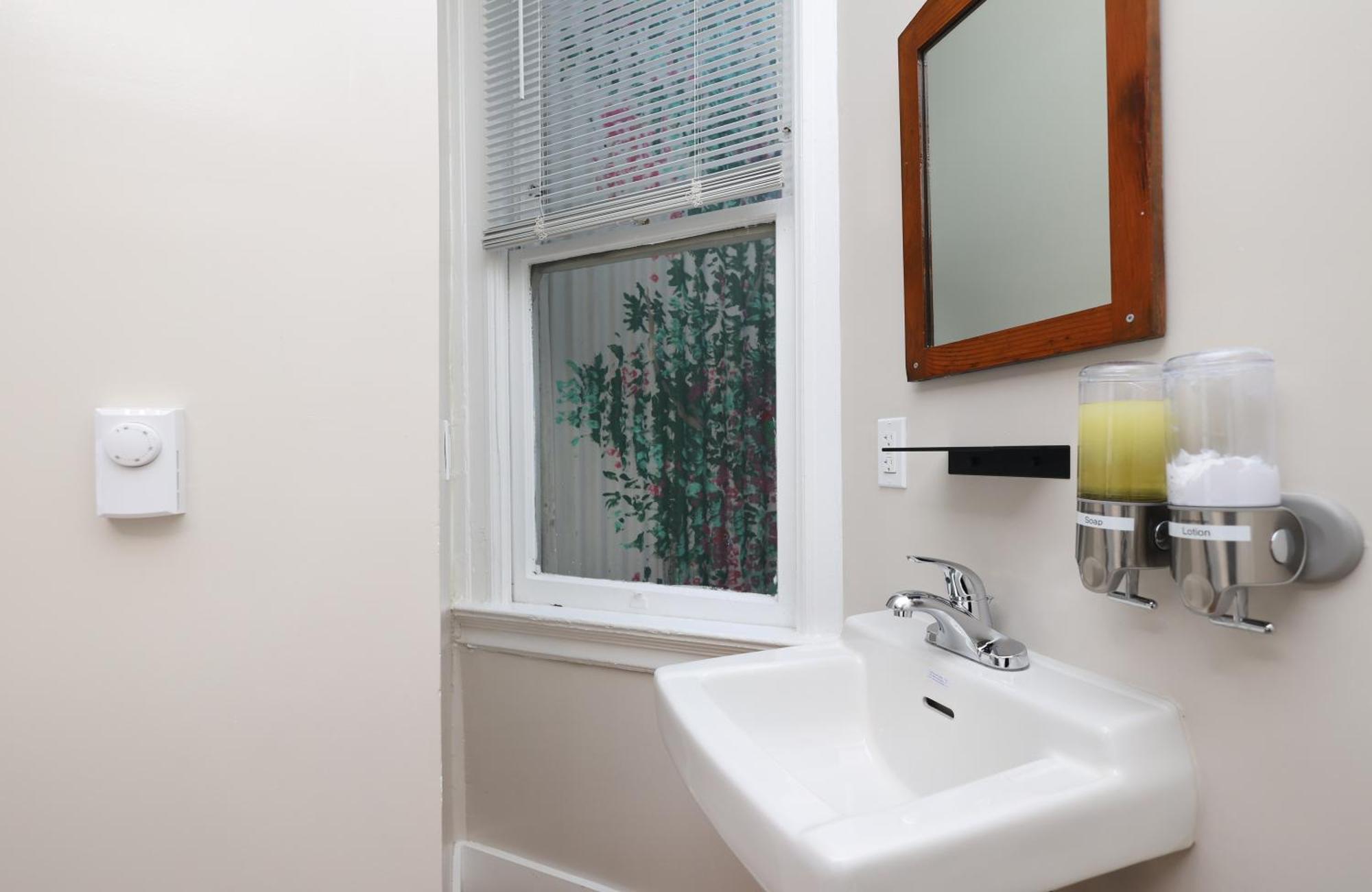 Double Room Private Bathroom