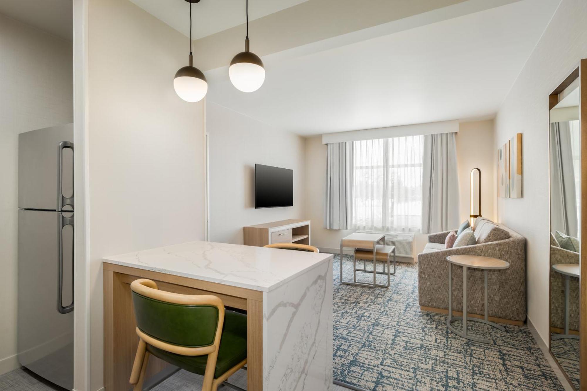 One-Bedroom King Suite