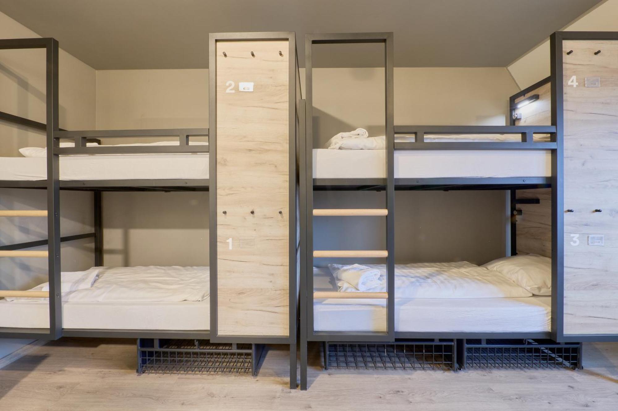 Bed 4-Bed Dormitory Room,1657136477:JPEG