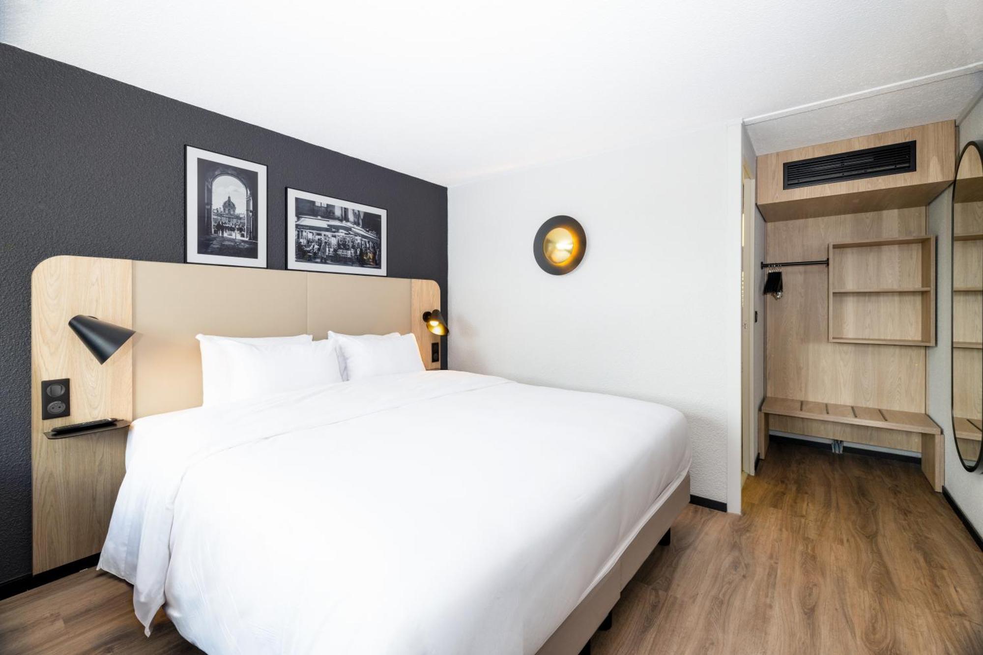 Superior Room 1 King Bed,1742576314:JPEG
