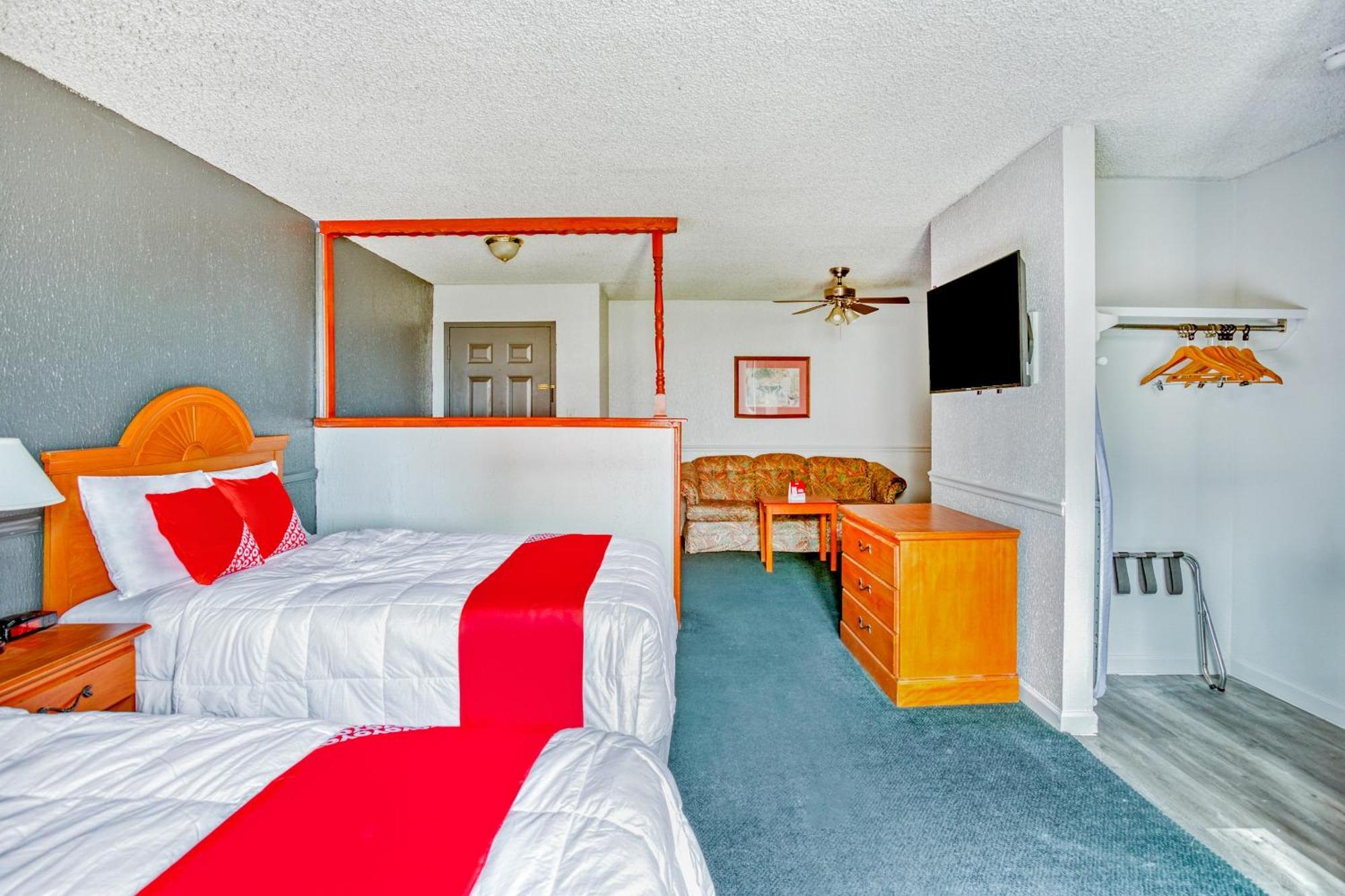 Suite - 2 Full Beds Smoking