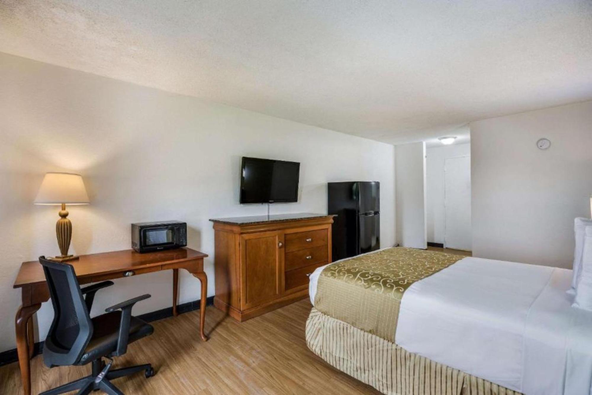 Full Bed Accessible kitchenette Non-Smoking
