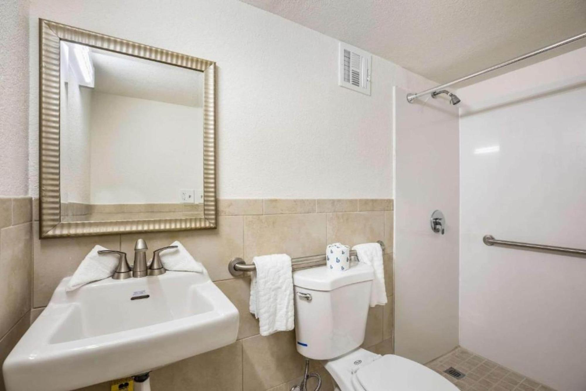 Full Bed Accessible kitchenette Non-Smoking