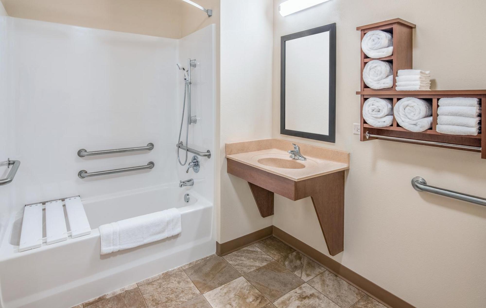 Queen Room - Mobility Accessible