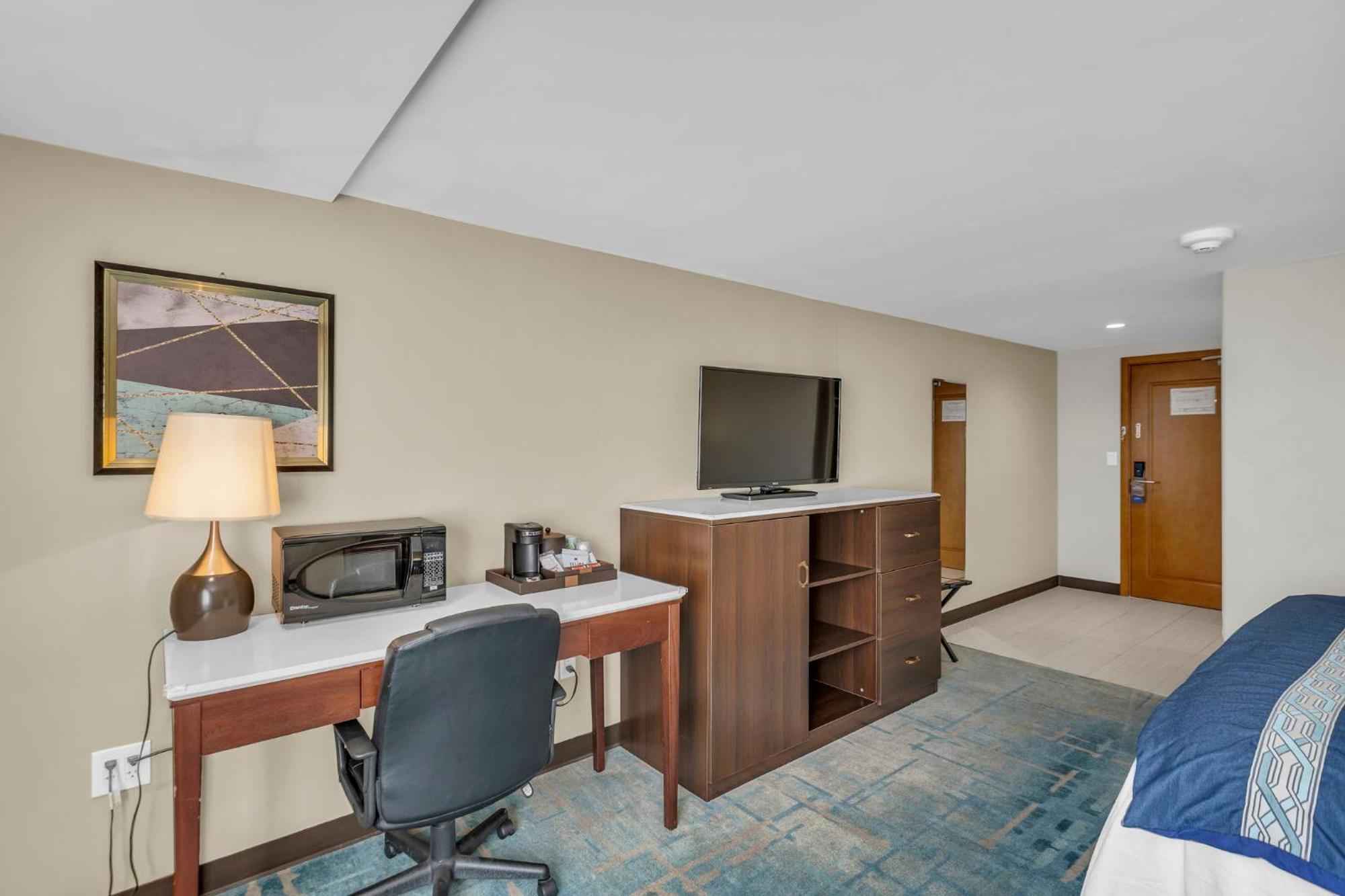 Queen Room