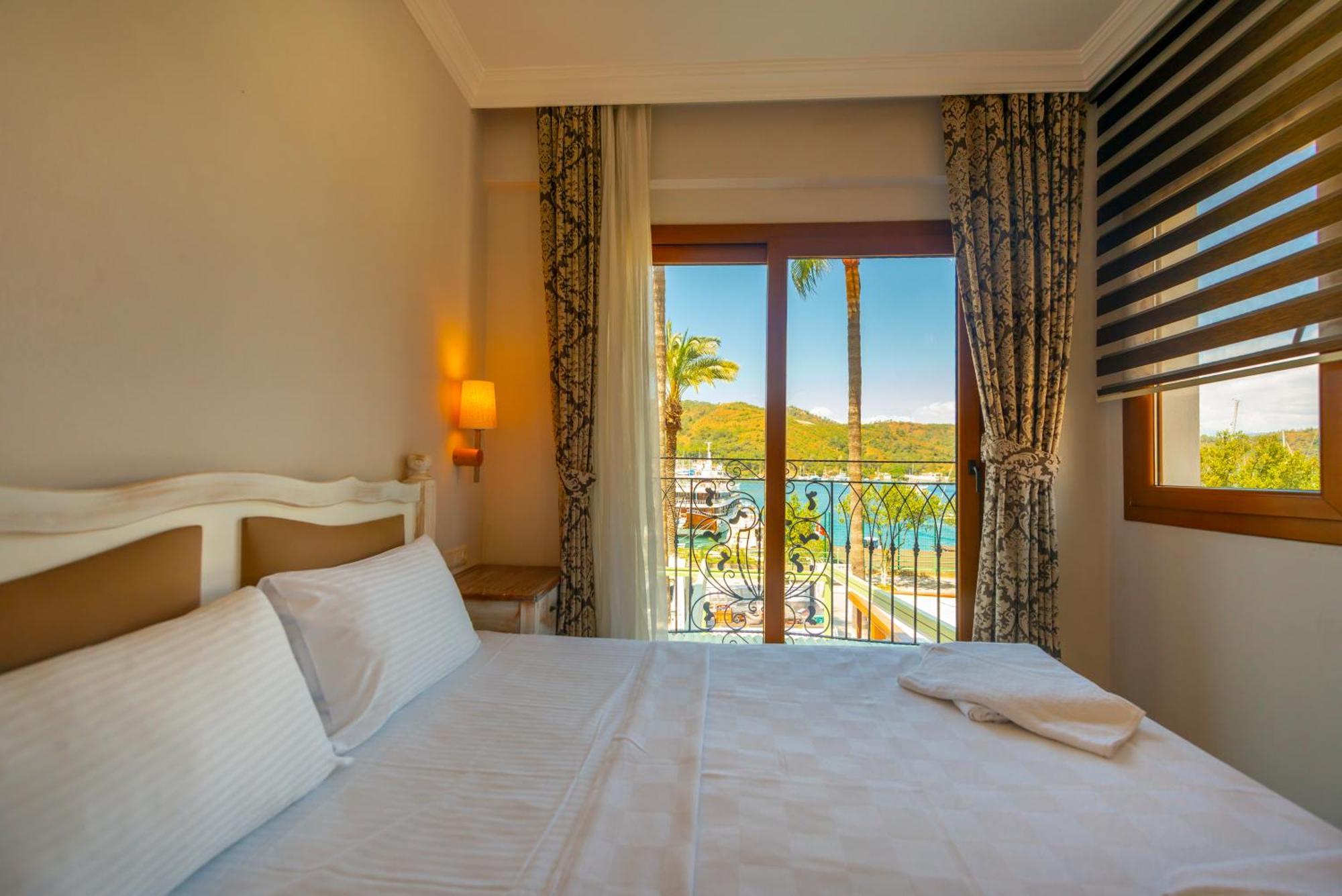 Deluxe Double Room with Sea View