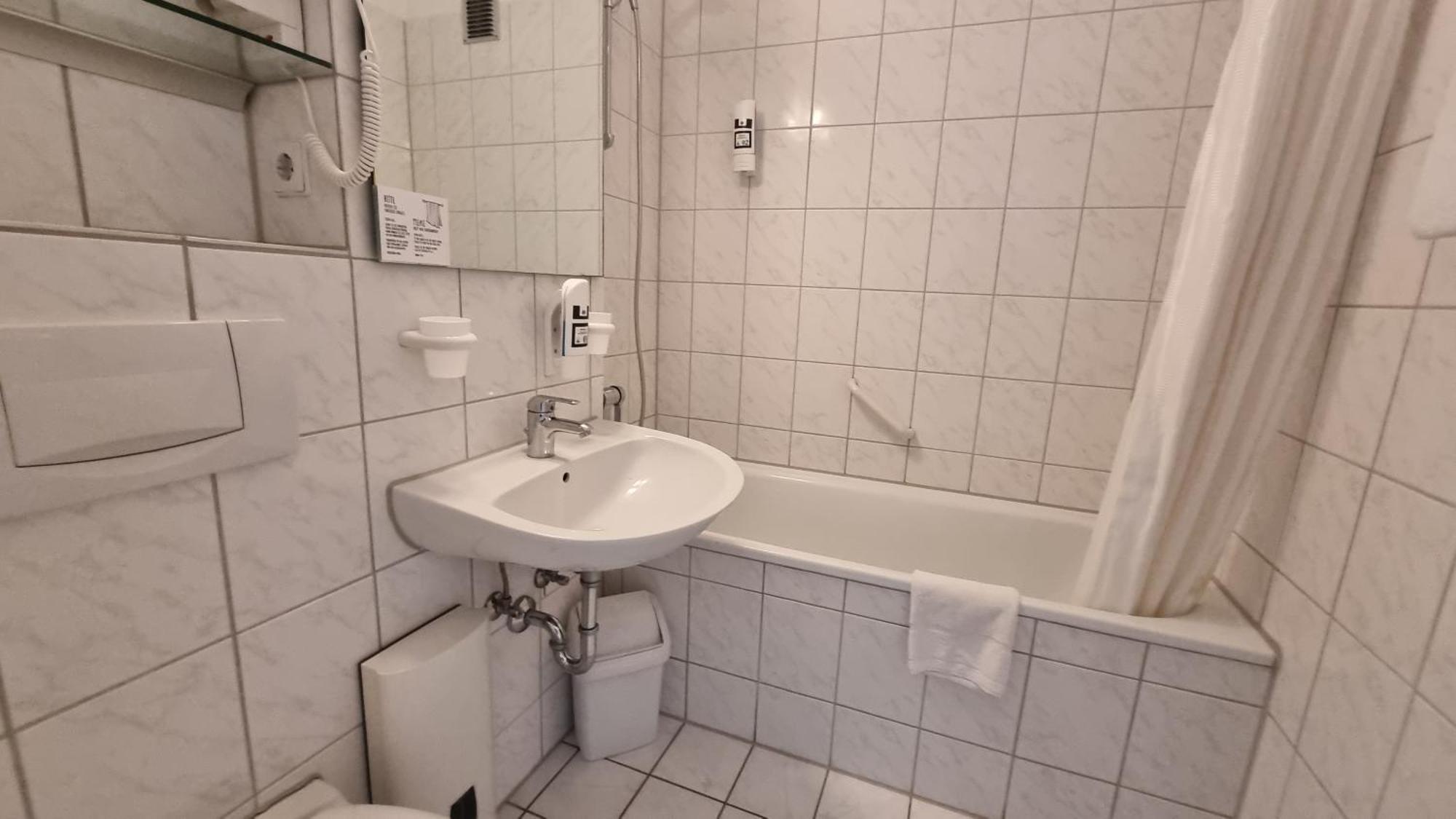 Standard Single Room