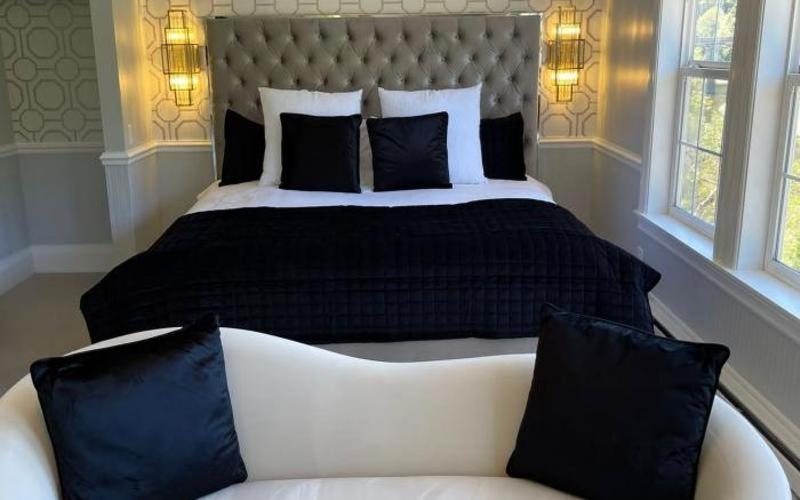 Deluxe King Room with River View