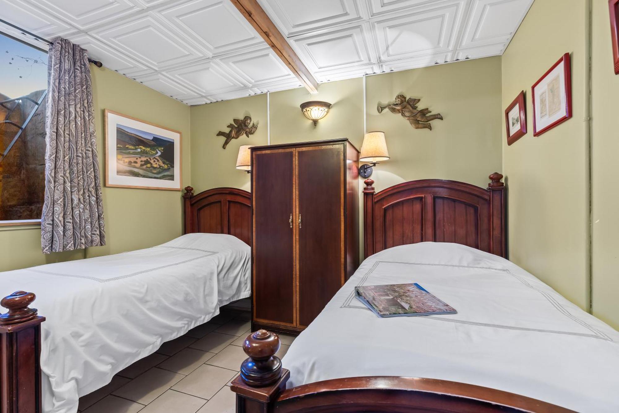 Economy Twin Room